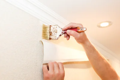 Pose de papier peint à Langlade — revêtements muraux et toiles de verre